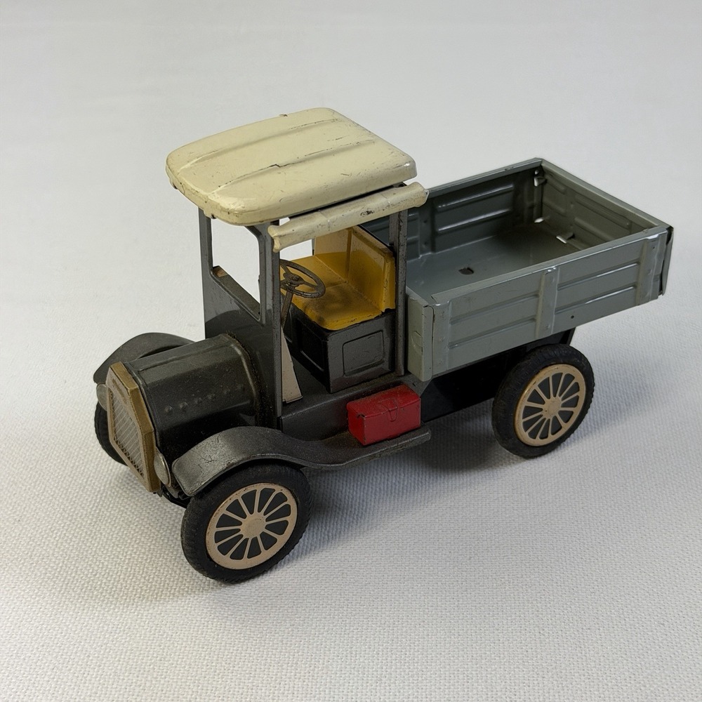 Vintage International Old Timer Friction Delivery Truck no box Japan 1960's - Picture 4 of 13